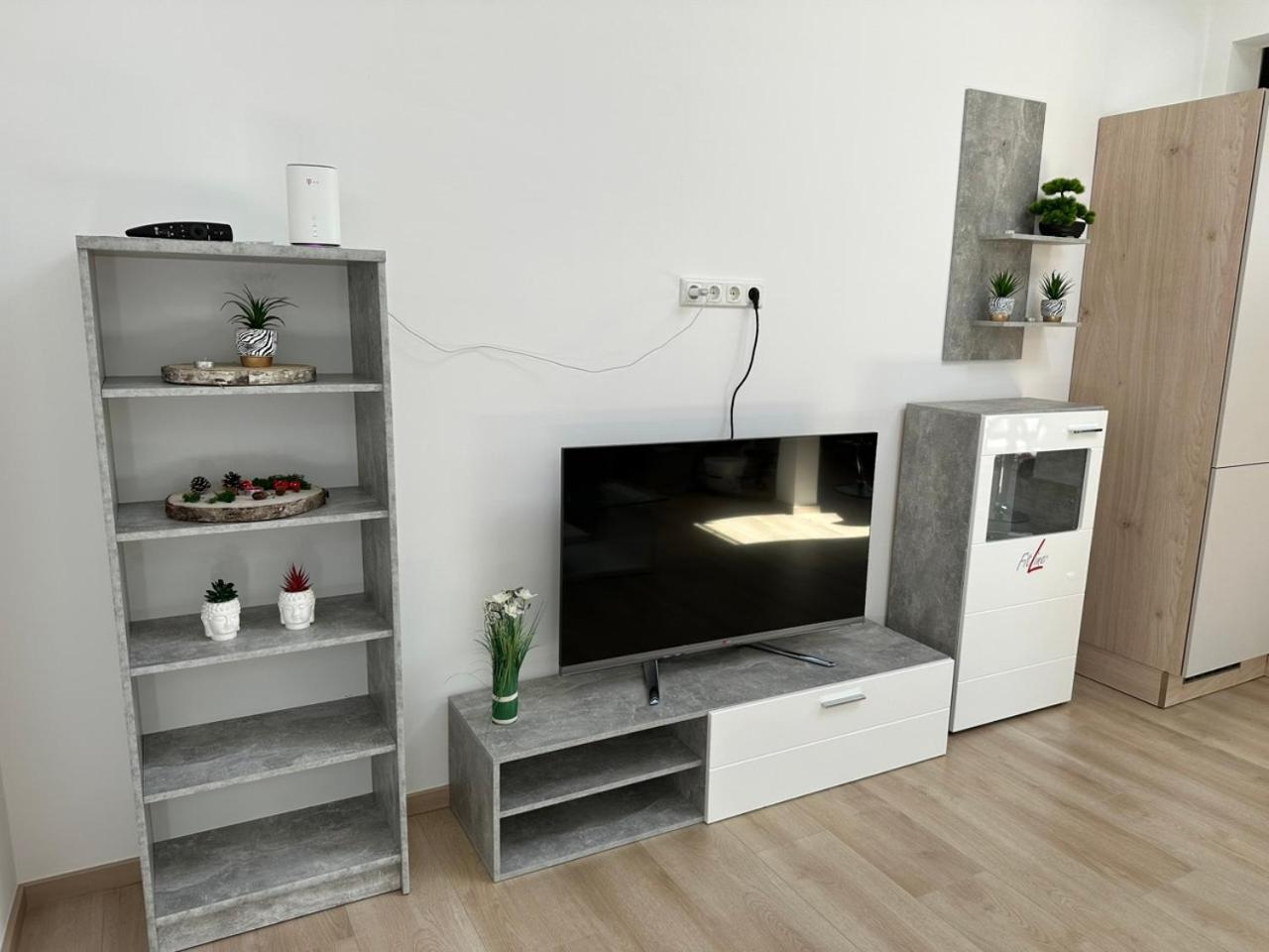 Grosse Ferienwohnung Gaestehaus Neubau Merzig 120M2 Zewnętrze zdjęcie