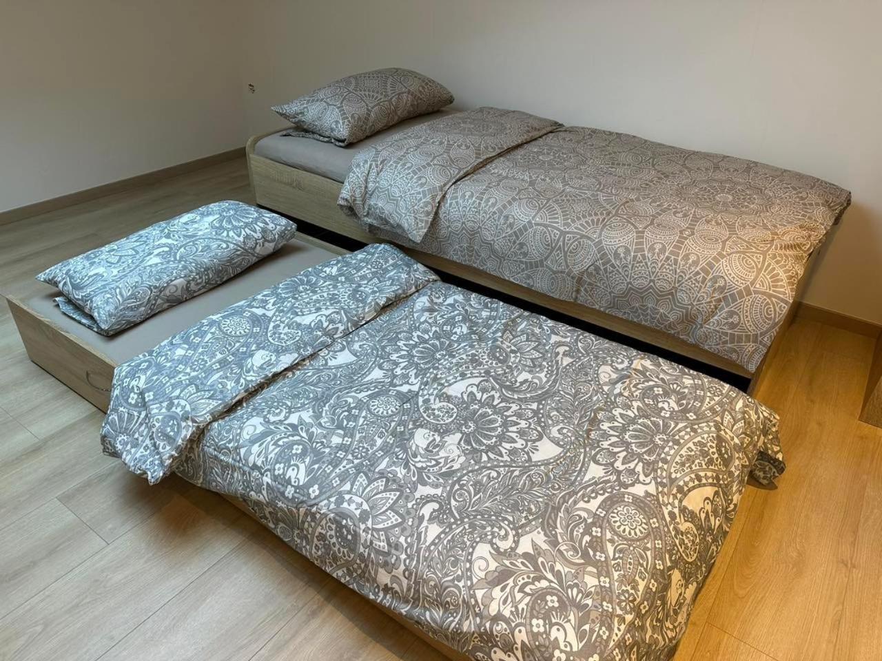 Grosse Ferienwohnung Gaestehaus Neubau Merzig 120M2 Zewnętrze zdjęcie
